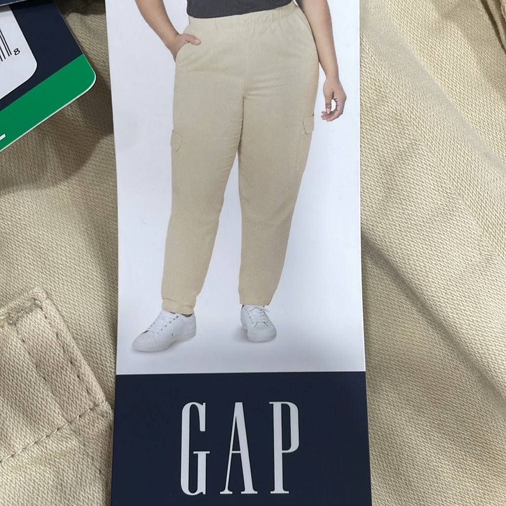NWT GAP Tan Cargo Pants Relaxed Fit Cotton- Size XL